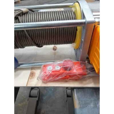 Лебедка TOR CD-1250-A (KCD-EC-1250 kg, 220В) с канатом 100 м (алюминиевый корпус) Лебедка TOR CD-1250-A (KCD-EC-1250 kg, 220В) с канатом 100 м (алюминиевый корпус)